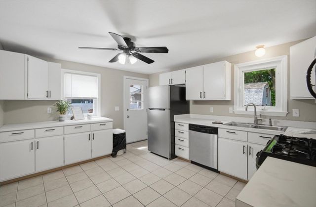 20 Entrybrook Drive, Springfield, MA 01108