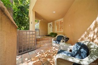 18730 Hatteras 31, Tarzana, CA 91356