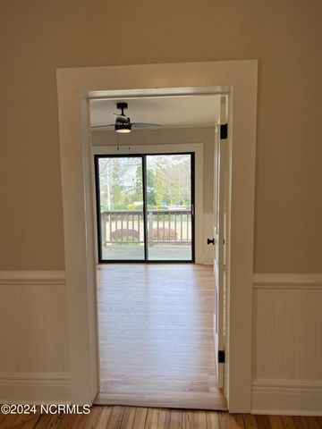 145 E Vermont Avenue, Southern Pines, NC 28387