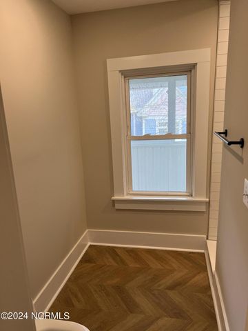 145 E Vermont Avenue, Southern Pines, NC 28387