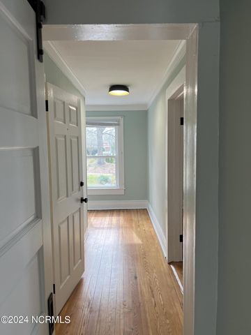 145 E Vermont Avenue, Southern Pines, NC 28387