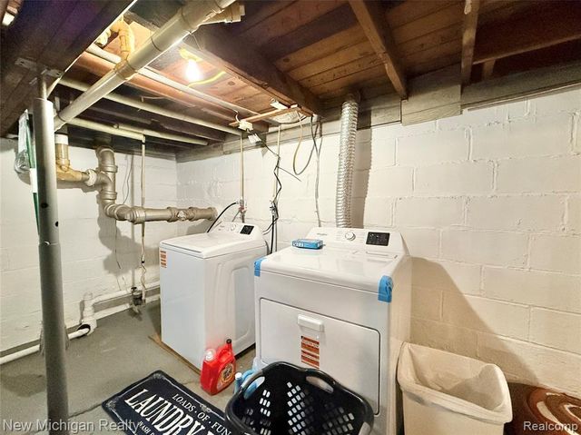 3433 Camden Avenue, Burton, MI 48529