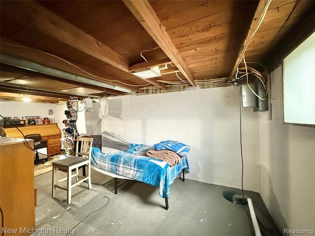 3433 Camden Avenue, Burton, MI 48529