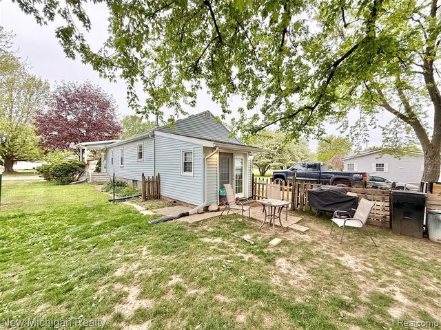 3433 Camden Avenue, Burton, MI 48529