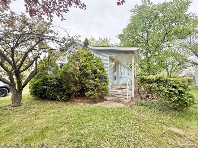 3433 Camden Avenue, Burton, MI 48529