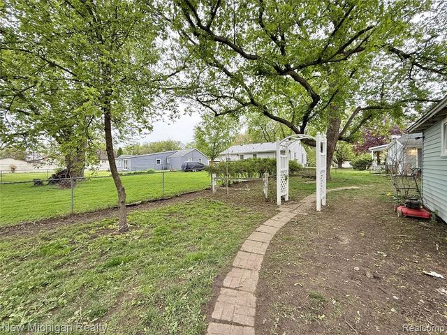 3433 Camden Avenue, Burton, MI 48529