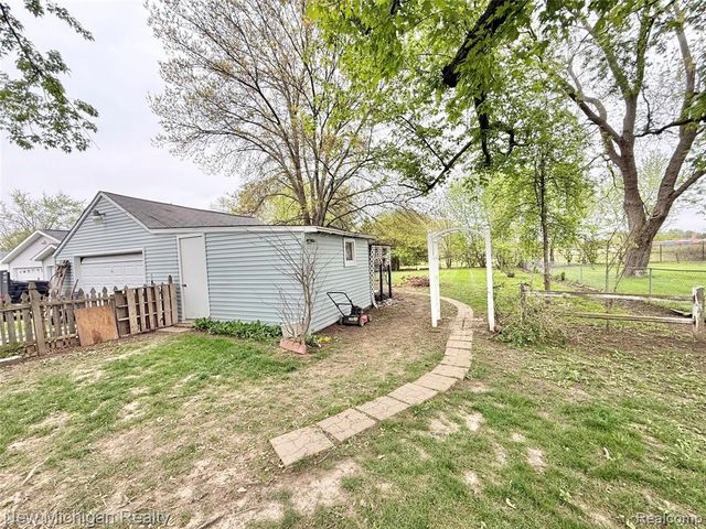 3433 Camden Avenue, Burton, MI 48529