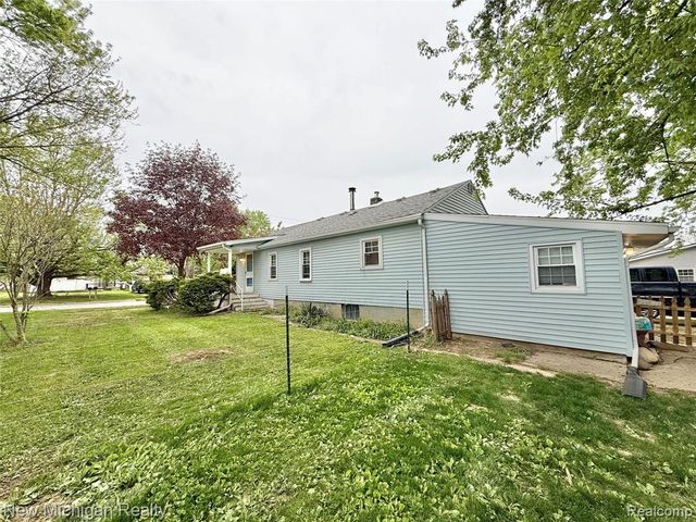 3433 Camden Avenue, Burton, MI 48529