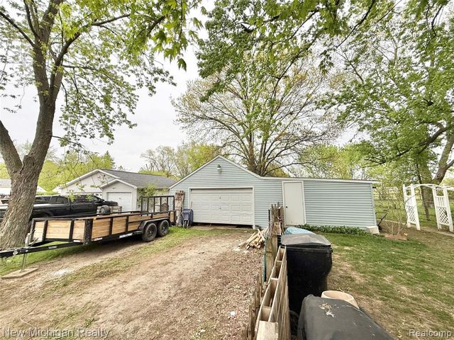 3433 Camden Avenue, Burton, MI 48529