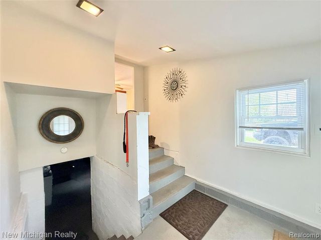 3433 Camden Avenue, Burton, MI 48529
