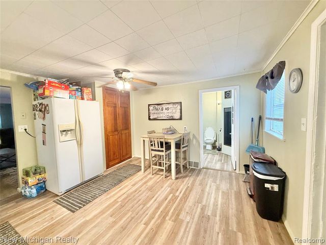 3433 Camden Avenue, Burton, MI 48529