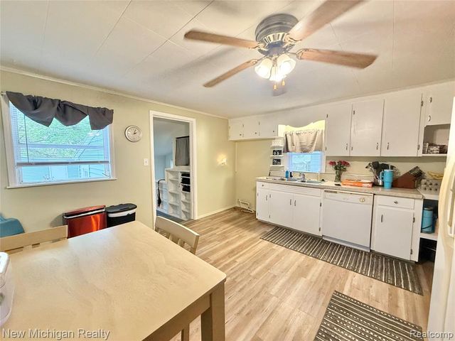 3433 Camden Avenue, Burton, MI 48529