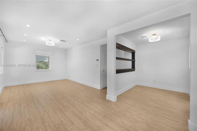 6476 SW 10th Ter, West Miami, FL 33144