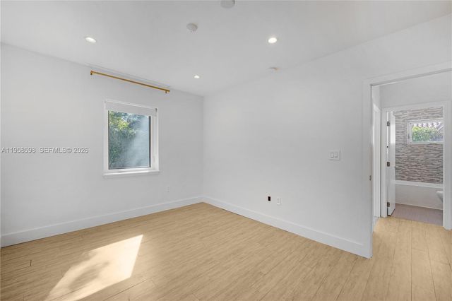 6476 SW 10th Ter, West Miami, FL 33144