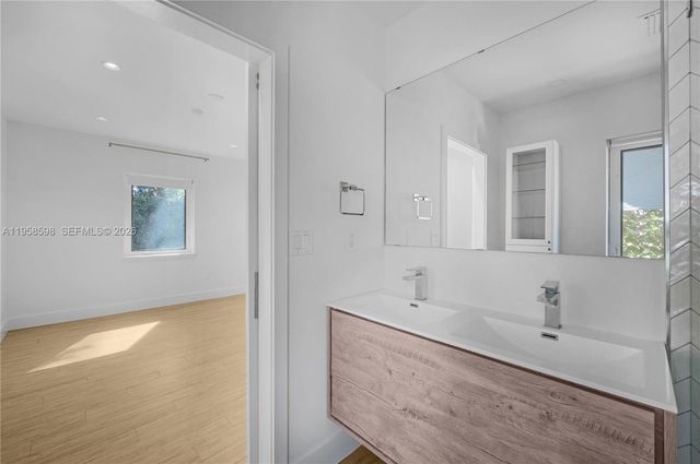 6476 SW 10th Ter, West Miami, FL 33144