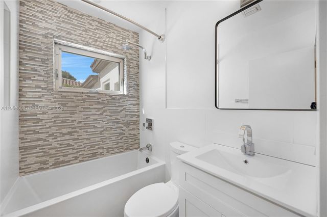 6476 SW 10th Ter, West Miami, FL 33144