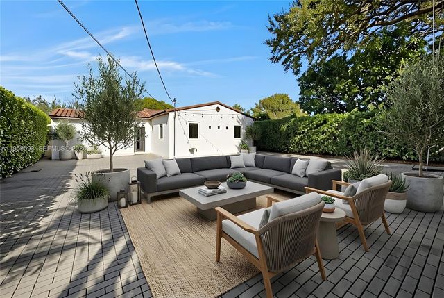 6476 SW 10th Ter, West Miami, FL 33144