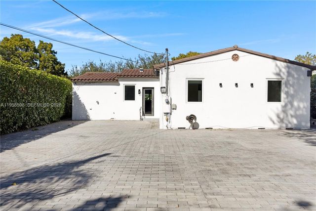 6476 SW 10th Ter, West Miami, FL 33144