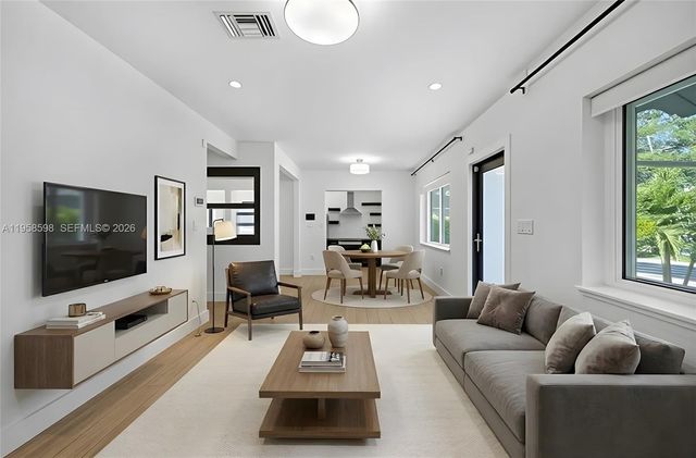 6476 SW 10th Ter, West Miami, FL 33144