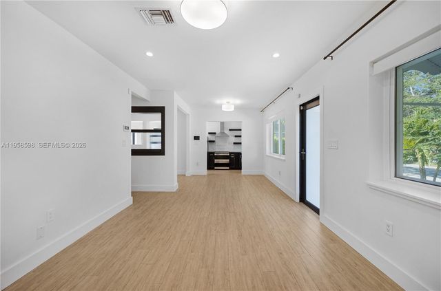 6476 SW 10th Ter, West Miami, FL 33144