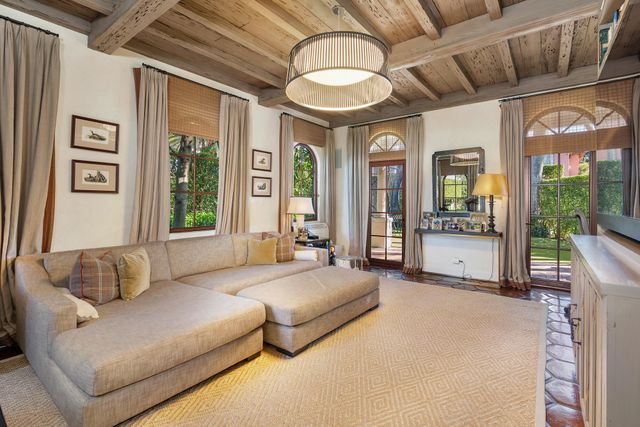 237 El Bravo Way, Palm Beach, FL 33480