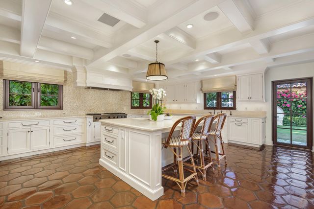 237 El Bravo Way, Palm Beach, FL 33480