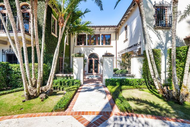 237 El Bravo Way, Palm Beach, FL 33480