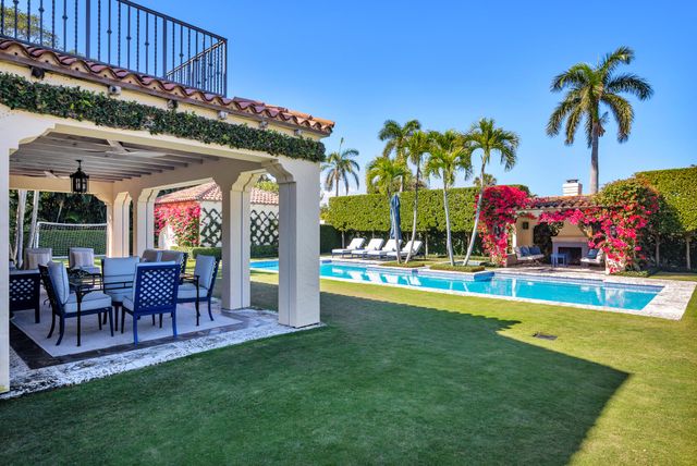 237 El Bravo Way, Palm Beach, FL 33480