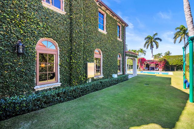 237 El Bravo Way, Palm Beach, FL 33480