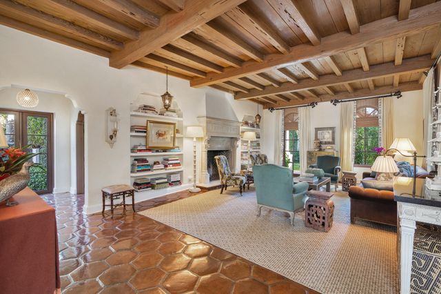 237 El Bravo Way, Palm Beach, FL 33480