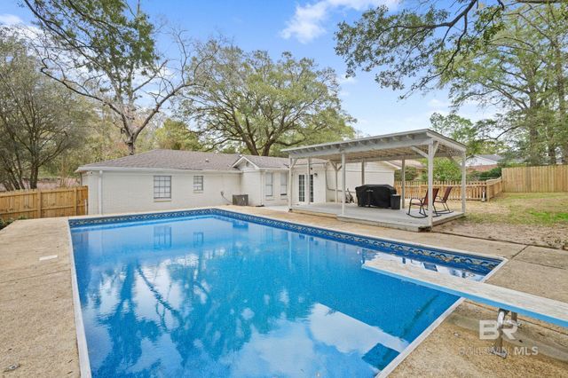 7005 Orangeburg Drive, Mobile, AL 36608