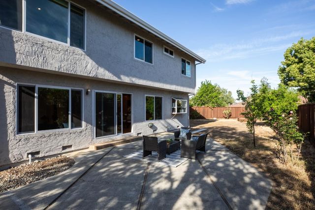 1123 Queensbridge, San Jose, CA 95120