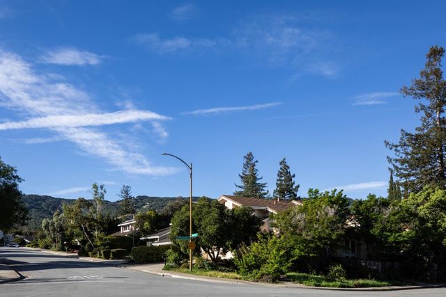 1123 Queensbridge, San Jose, CA 95120