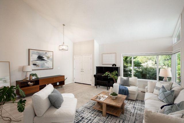 1123 Queensbridge, San Jose, CA 95120