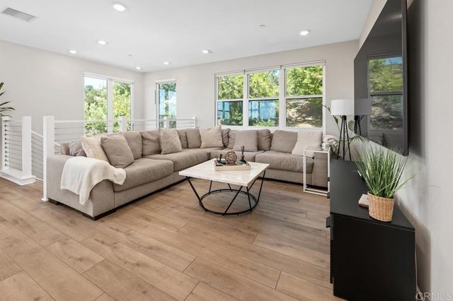 2706 via alta place, San Diego, CA 92108