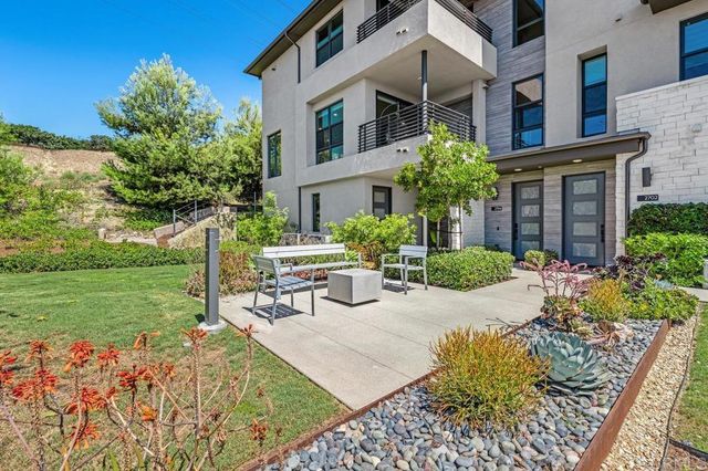 2706 via alta place, San Diego, CA 92108