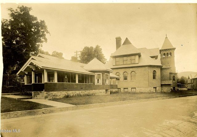 4 Palmer Avenue, Corinth, NY 12822