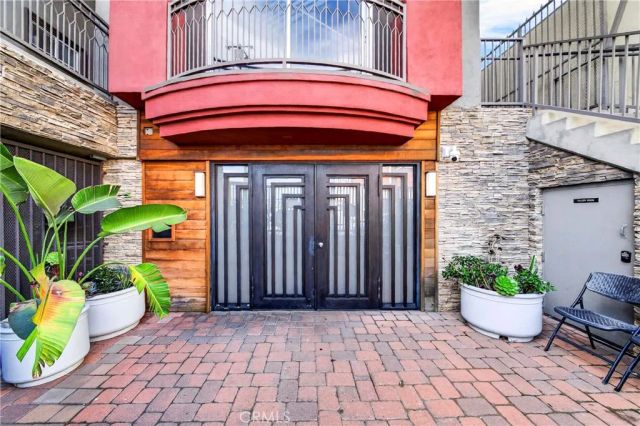 11124 Burbank Street 108, North Hollywood, CA 91601