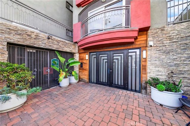 11124 Burbank Street 108, North Hollywood, CA 91601