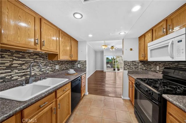 11124 Burbank Street 108, North Hollywood, CA 91601