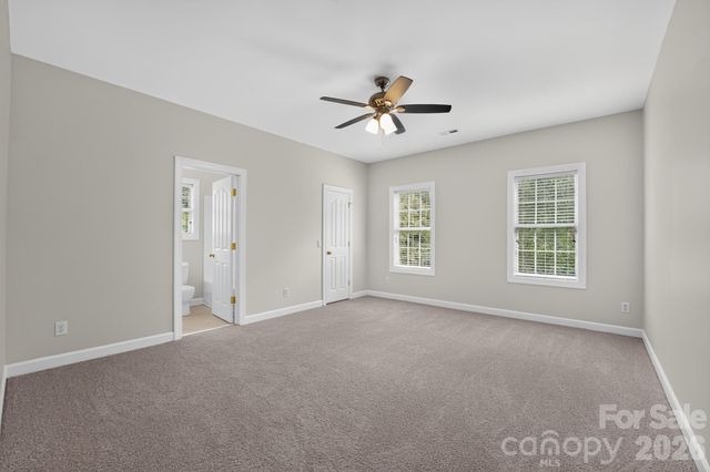 105 Castlestone Lane, Matthews, NC 28104