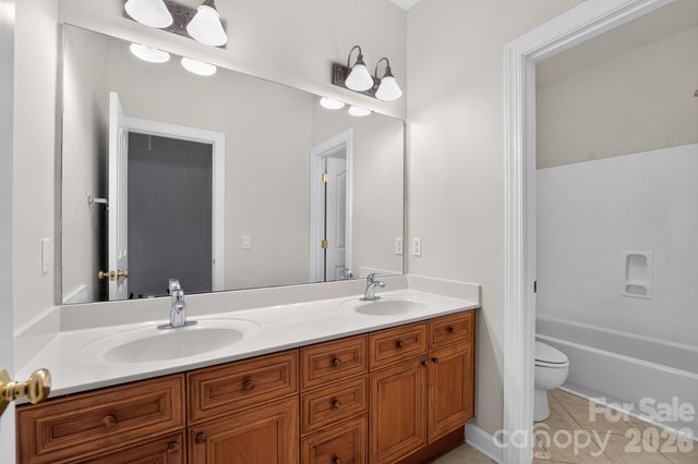 105 Castlestone Lane, Matthews, NC 28104