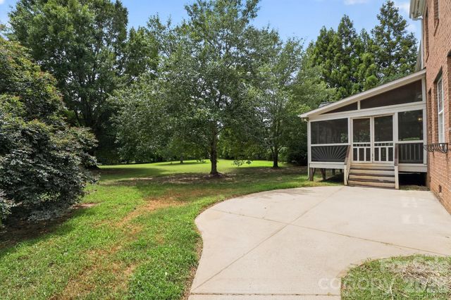 105 Castlestone Lane, Matthews, NC 28104