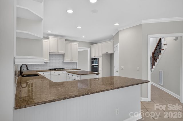 105 Castlestone Lane, Matthews, NC 28104