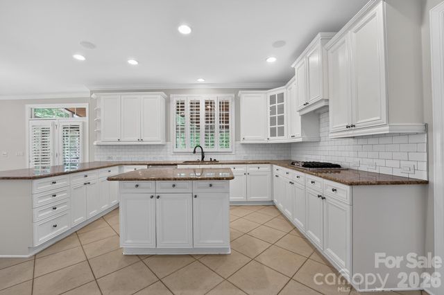 105 Castlestone Lane, Matthews, NC 28104