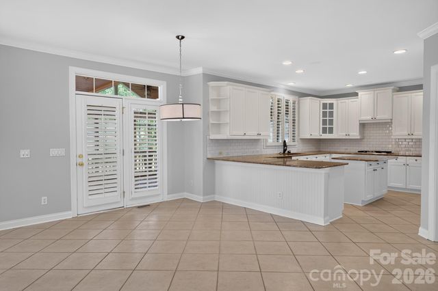 105 Castlestone Lane, Matthews, NC 28104