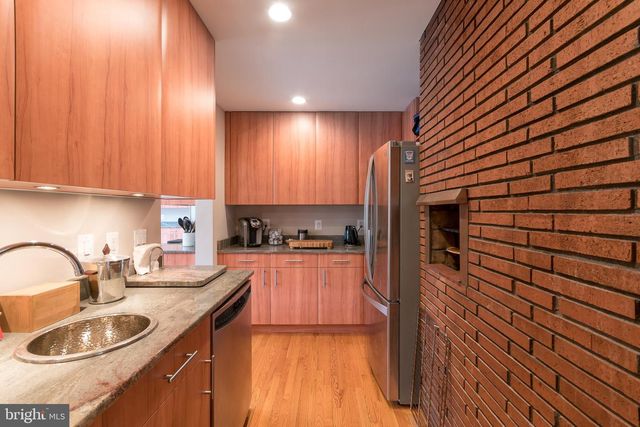 6420 CROSSWOODS DR, Falls Church, VA 22044