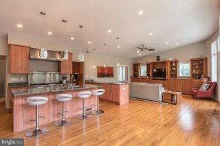 6420 CROSSWOODS DR, Falls Church, VA 22044