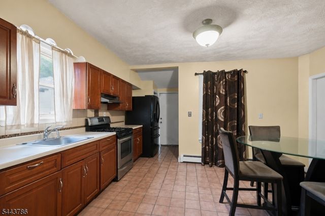 526 E 25Th St, Paterson City, NJ 07514