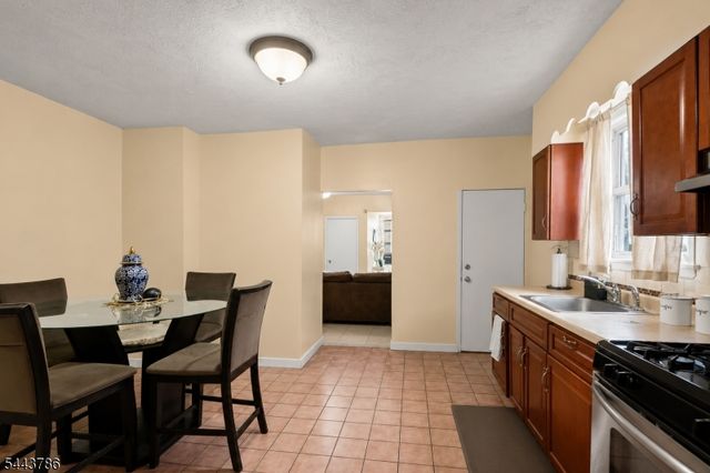 526 E 25Th St, Paterson City, NJ 07514